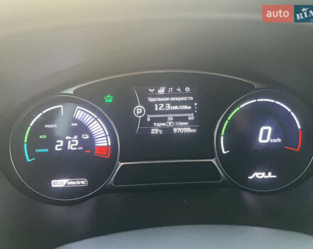 Серый Киа Soul, объемом двигателя 0 л и пробегом 97 тыс. км за 11850 $, фото 11 на Automoto.ua