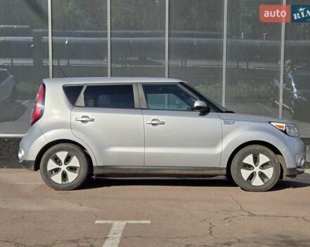 Сірий Кіа Soul, об'ємом двигуна 0 л та пробігом 116 тис. км за 9700 $, фото 5 на Automoto.ua