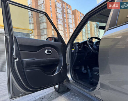 Серый Киа Soul, объемом двигателя 2 л и пробегом 137 тыс. км за 11499 $, фото 10 на Automoto.ua