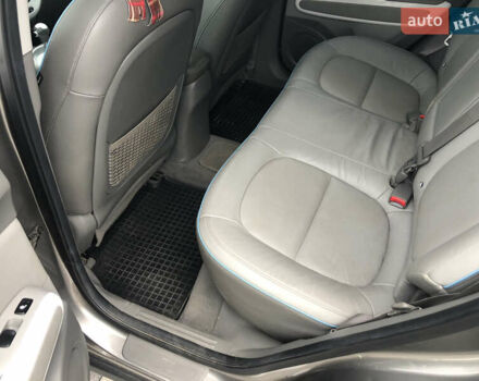 Сірий Кіа Soul, об'ємом двигуна 0 л та пробігом 130 тис. км за 10500 $, фото 19 на Automoto.ua