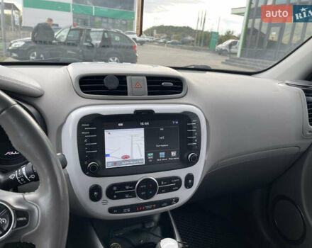 Киа Soul 2017 в Нововолынск на Automoto.ua Серый Киа Soul, объемом двигателя 0 л и пробегом 135 тыс. км за 10700 $, фото 10 на Automoto.ua