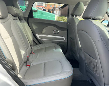 Сірий Кіа Soul, об'ємом двигуна 0 л та пробігом 161 тис. км за 10350 $, фото 40 на Automoto.ua