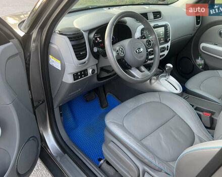 Серый Киа Soul, объемом двигателя 0 л и пробегом 97 тыс. км за 11850 $, фото 21 на Automoto.ua
