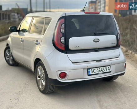 Сірий Кіа Soul, об'ємом двигуна 0 л та пробігом 161 тис. км за 10200 $, фото 6 на Automoto.ua