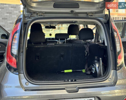 Серый Киа Soul, объемом двигателя 2 л и пробегом 137 тыс. км за 11499 $, фото 14 на Automoto.ua