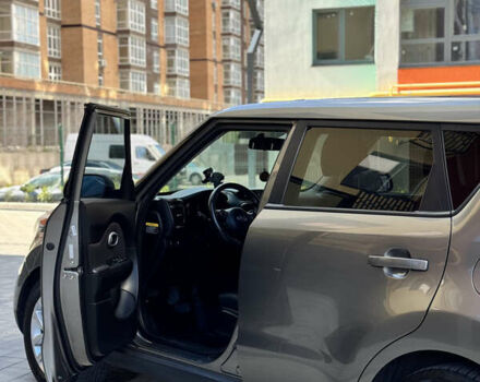 Серый Киа Soul, объемом двигателя 2 л и пробегом 137 тыс. км за 11499 $, фото 5 на Automoto.ua