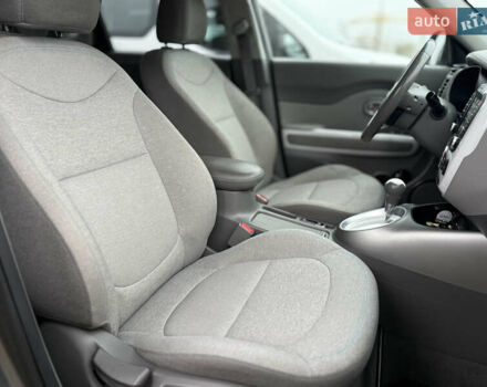 Сірий Кіа Soul, об'ємом двигуна 0 л та пробігом 141 тис. км за 10444 $, фото 8 на Automoto.ua