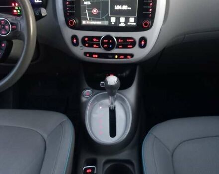 Сірий Кіа Soul, об'ємом двигуна 0 л та пробігом 105 тис. км за 11200 $, фото 16 на Automoto.ua