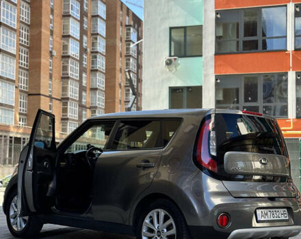 Серый Киа Soul, объемом двигателя 2 л и пробегом 137 тыс. км за 11499 $, фото 6 на Automoto.ua