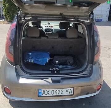 Киа Soul 2017 в Харькове на Automoto.ua Серый Киа Soul, объемом двигателя 0 л и пробегом 77 тыс. км за 13000 $, фото 9 на Automoto.ua