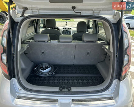 Сірий Кіа Soul, об'ємом двигуна 0 л та пробігом 161 тис. км за 10350 $, фото 44 на Automoto.ua