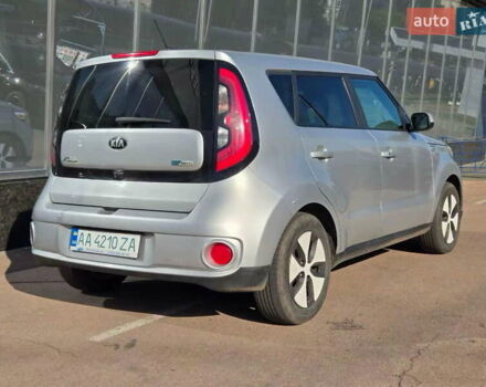 Серый Киа Soul, объемом двигателя 0 л и пробегом 116 тыс. км за 8900 $, фото 6 на Automoto.ua