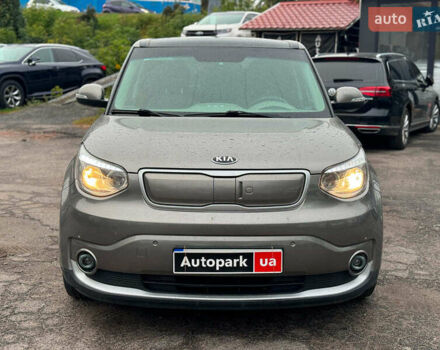 Киа Soul 2017 в Виннице на Automoto.ua Серый Киа Soul, объемом двигателя 0 л и пробегом 108 тыс. км за 10390 $, фото 2 на Automoto.ua