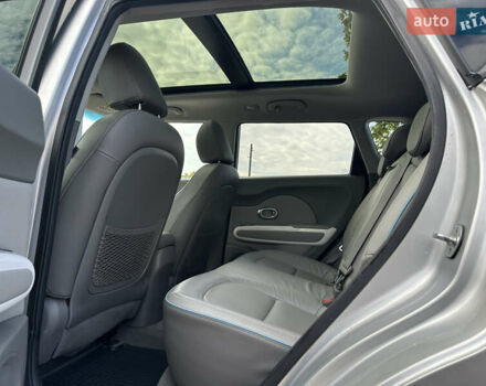 Сірий Кіа Soul, об'ємом двигуна 0 л та пробігом 161 тис. км за 10200 $, фото 40 на Automoto.ua