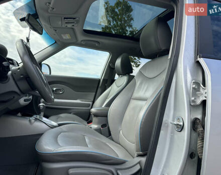 Сірий Кіа Soul, об'ємом двигуна 0 л та пробігом 161 тис. км за 10200 $, фото 35 на Automoto.ua