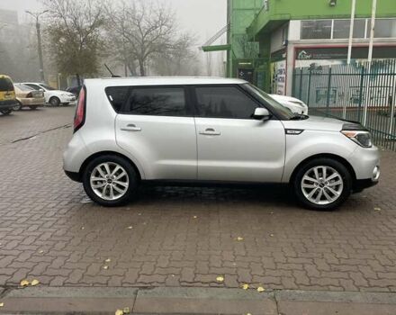 Сірий Кіа Soul, об'ємом двигуна 2 л та пробігом 139 тис. км за 10000 $, фото 2 на Automoto.ua