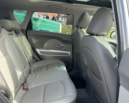 Сірий Кіа Soul, об'ємом двигуна 0 л та пробігом 161 тис. км за 10350 $, фото 38 на Automoto.ua