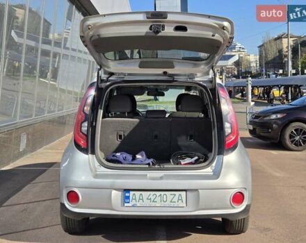 Сірий Кіа Soul, об'ємом двигуна 0 л та пробігом 116 тис. км за 9700 $, фото 28 на Automoto.ua