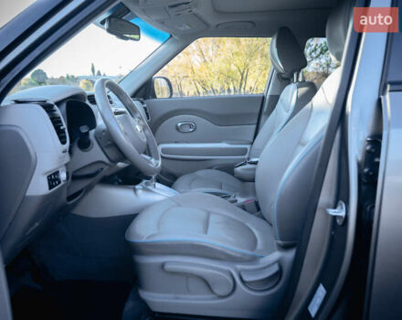 Сірий Кіа Soul, об'ємом двигуна 0 л та пробігом 46 тис. км за 11750 $, фото 13 на Automoto.ua