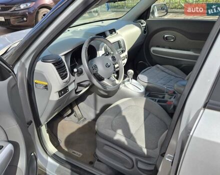 Сірий Кіа Soul, об'ємом двигуна 0 л та пробігом 116 тис. км за 9700 $, фото 6 на Automoto.ua