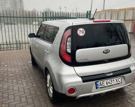 Сірий Кіа Soul, об'ємом двигуна 2 л та пробігом 139 тис. км за 10000 $, фото 4 на Automoto.ua