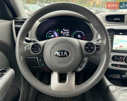 Киа Soul 2017 в Виннице на Automoto.ua Серый Киа Soul, объемом двигателя 0 л и пробегом 108 тыс. км за 10390 $, фото 24 на Automoto.ua