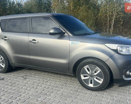 Киа Soul 2017 в Львове на Automoto.ua Серый Киа Soul, объемом двигателя 0 л и пробегом 140 тыс. км за 9800 $, фото 1 на Automoto.ua