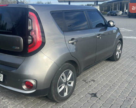 Киа Soul 2017 в Львове на Automoto.ua Серый Киа Soul, объемом двигателя 0 л и пробегом 140 тыс. км за 9800 $, фото 4 на Automoto.ua