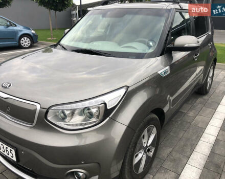 Сірий Кіа Soul, об'ємом двигуна 0 л та пробігом 130 тис. км за 10500 $, фото 13 на Automoto.ua