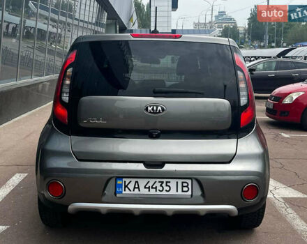 Серый Киа Soul, объемом двигателя 2 л и пробегом 186 тыс. км за 10900 $, фото 3 на Automoto.ua