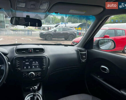 Серый Киа Soul, объемом двигателя 2 л и пробегом 186 тыс. км за 10900 $, фото 17 на Automoto.ua