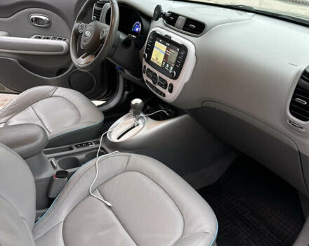 Сірий Кіа Soul, об'ємом двигуна 0 л та пробігом 142 тис. км за 10550 $, фото 10 на Automoto.ua