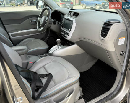 Сірий Кіа Soul, об'ємом двигуна 0 л та пробігом 76 тис. км за 10999 $, фото 23 на Automoto.ua