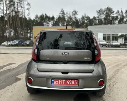 Сірий Кіа Soul, об'ємом двигуна 0 л та пробігом 142 тис. км за 10550 $, фото 4 на Automoto.ua