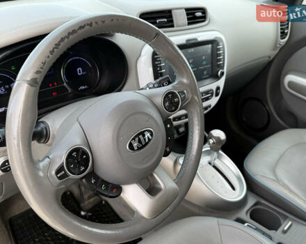 Сірий Кіа Soul, об'ємом двигуна 0 л та пробігом 76 тис. км за 10999 $, фото 34 на Automoto.ua