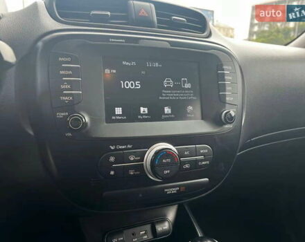 Серый Киа Soul, объемом двигателя 2 л и пробегом 186 тыс. км за 10900 $, фото 11 на Automoto.ua