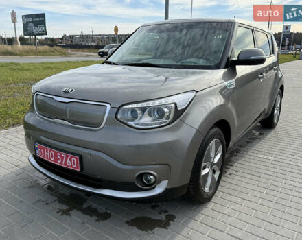 Сірий Кіа Soul, об'ємом двигуна 0 л та пробігом 76 тис. км за 10999 $, фото 3 на Automoto.ua