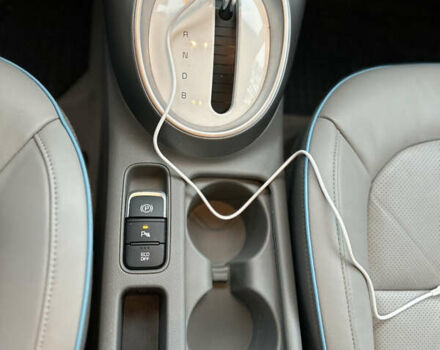 Сірий Кіа Soul, об'ємом двигуна 0 л та пробігом 142 тис. км за 10550 $, фото 8 на Automoto.ua