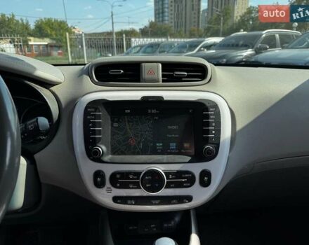 Сірий Кіа Soul, об'ємом двигуна 0 л та пробігом 152 тис. км за 10590 $, фото 23 на Automoto.ua