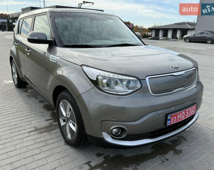 Сірий Кіа Soul, об'ємом двигуна 0 л та пробігом 76 тис. км за 10999 $, фото 10 на Automoto.ua