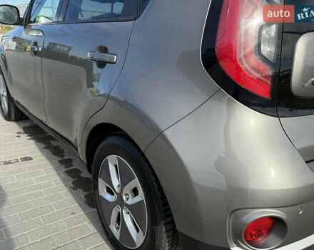 Сірий Кіа Soul, об'ємом двигуна 0 л та пробігом 76 тис. км за 10999 $, фото 14 на Automoto.ua