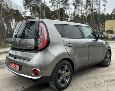 Сірий Кіа Soul, об'ємом двигуна 0 л та пробігом 142 тис. км за 10550 $, фото 6 на Automoto.ua
