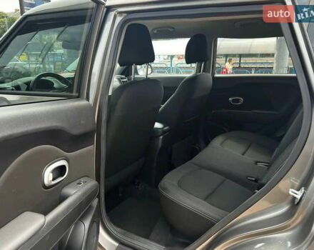 Серый Киа Soul, объемом двигателя 2 л и пробегом 186 тыс. км за 10900 $, фото 13 на Automoto.ua