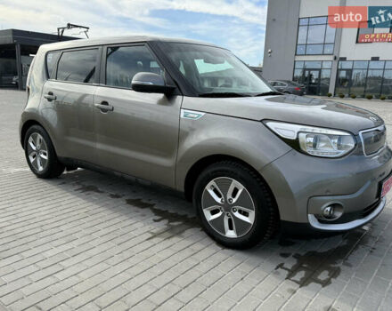 Сірий Кіа Soul, об'ємом двигуна 0 л та пробігом 76 тис. км за 10999 $, фото 8 на Automoto.ua