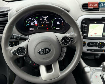 Сірий Кіа Soul, об'ємом двигуна 0 л та пробігом 76 тис. км за 10999 $, фото 42 на Automoto.ua