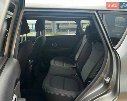 Серый Киа Soul, объемом двигателя 2 л и пробегом 186 тыс. км за 10900 $, фото 14 на Automoto.ua