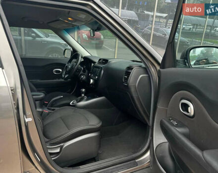 Серый Киа Soul, объемом двигателя 2 л и пробегом 186 тыс. км за 10900 $, фото 19 на Automoto.ua