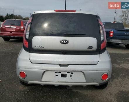 Серый Киа Soul, объемом двигателя 2 л и пробегом 108 тыс. км за 2300 $, фото 5 на Automoto.ua