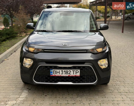 Серый Киа Soul, объемом двигателя 2 л и пробегом 30 тыс. км за 16500 $, фото 22 на Automoto.ua