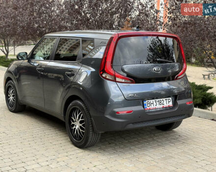 Серый Киа Soul, объемом двигателя 2 л и пробегом 30 тыс. км за 16999 $, фото 2 на Automoto.ua